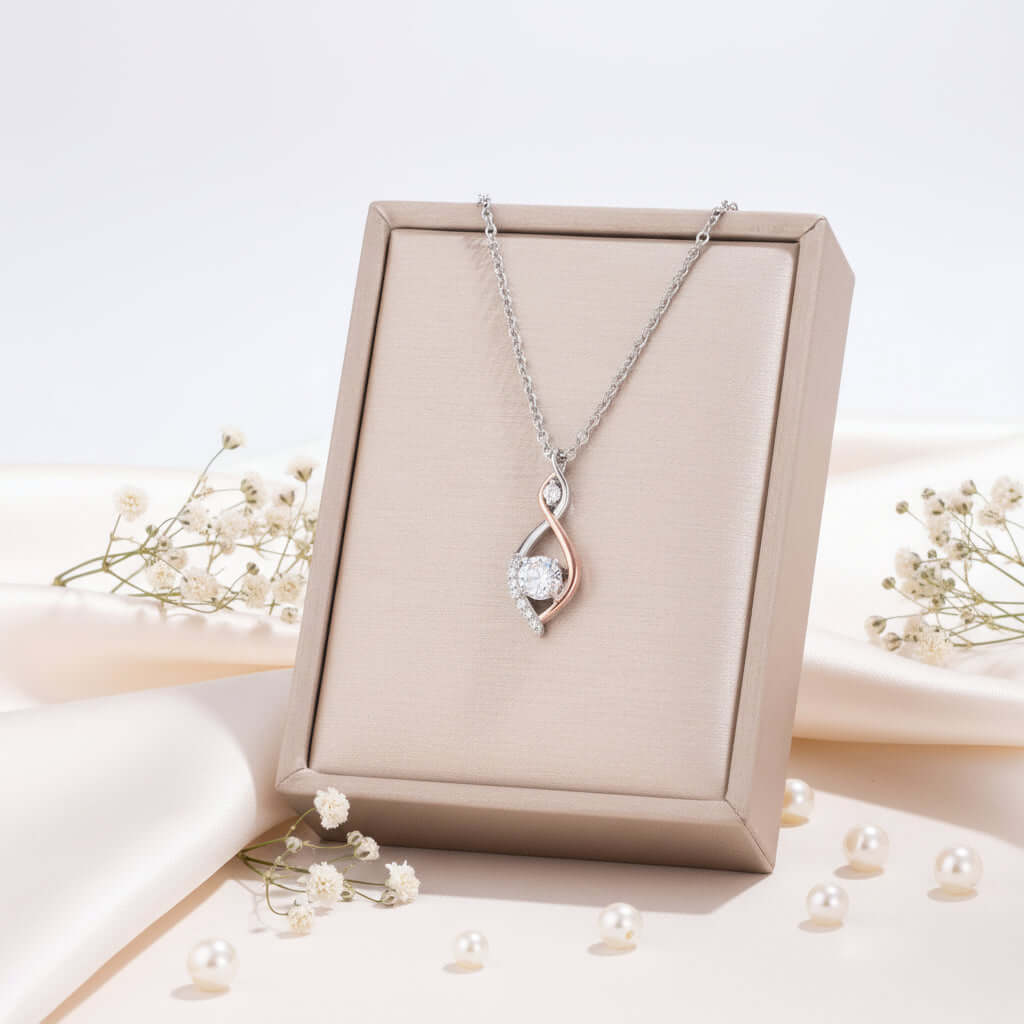 Eterna Twist Pendant